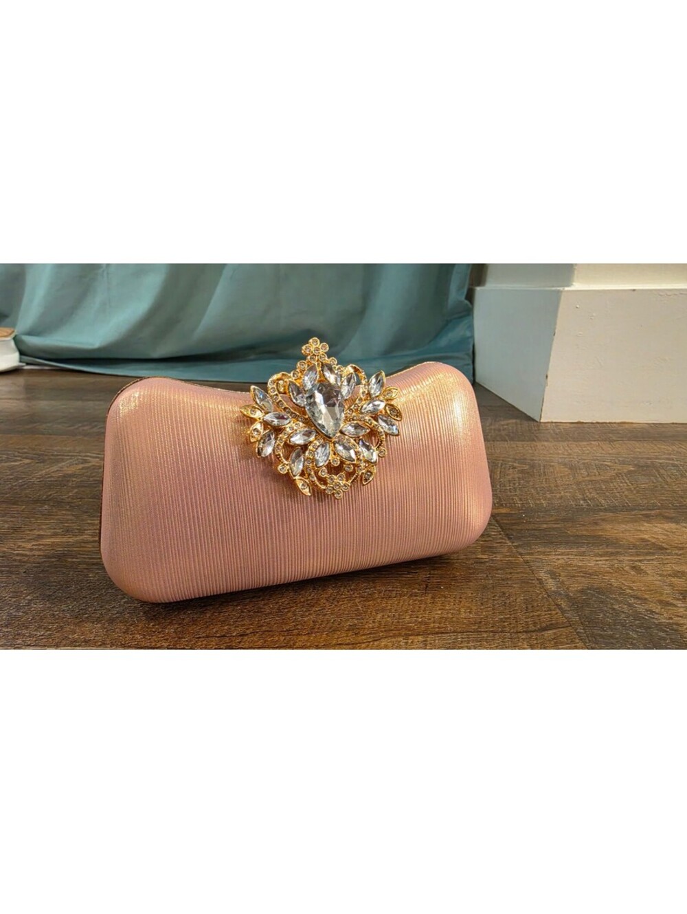 Elegant Pink Evening Clutch with Crystal Embellishment